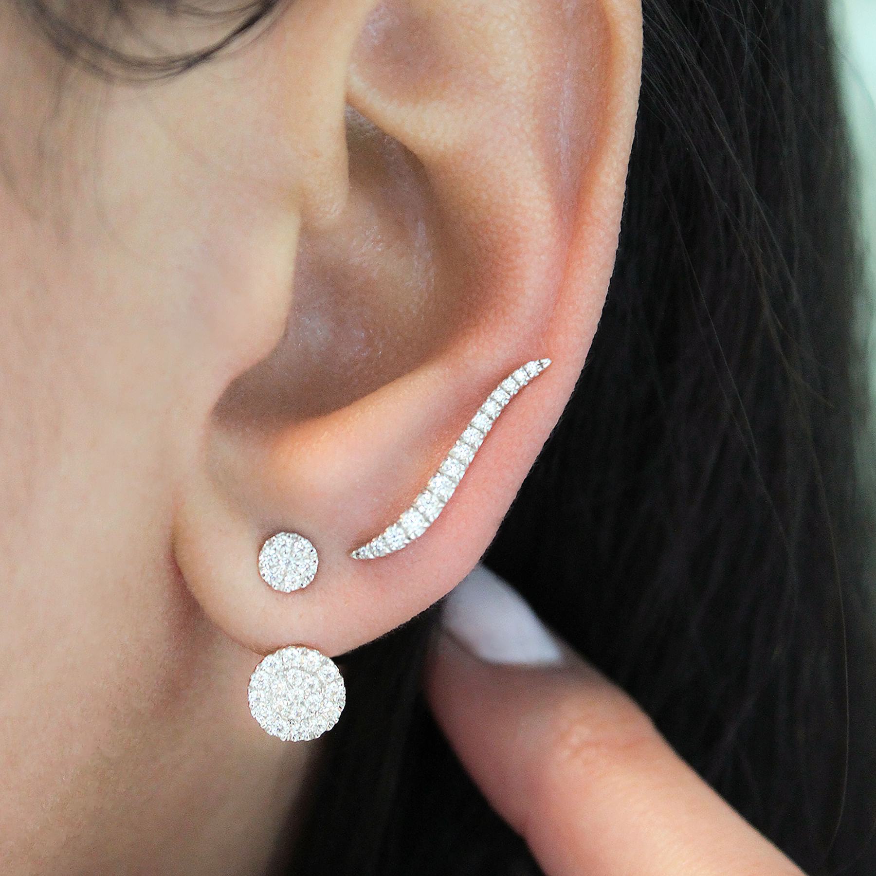 14K White Gold Curving Bar Ear Crawler Diamond Earrings angle 