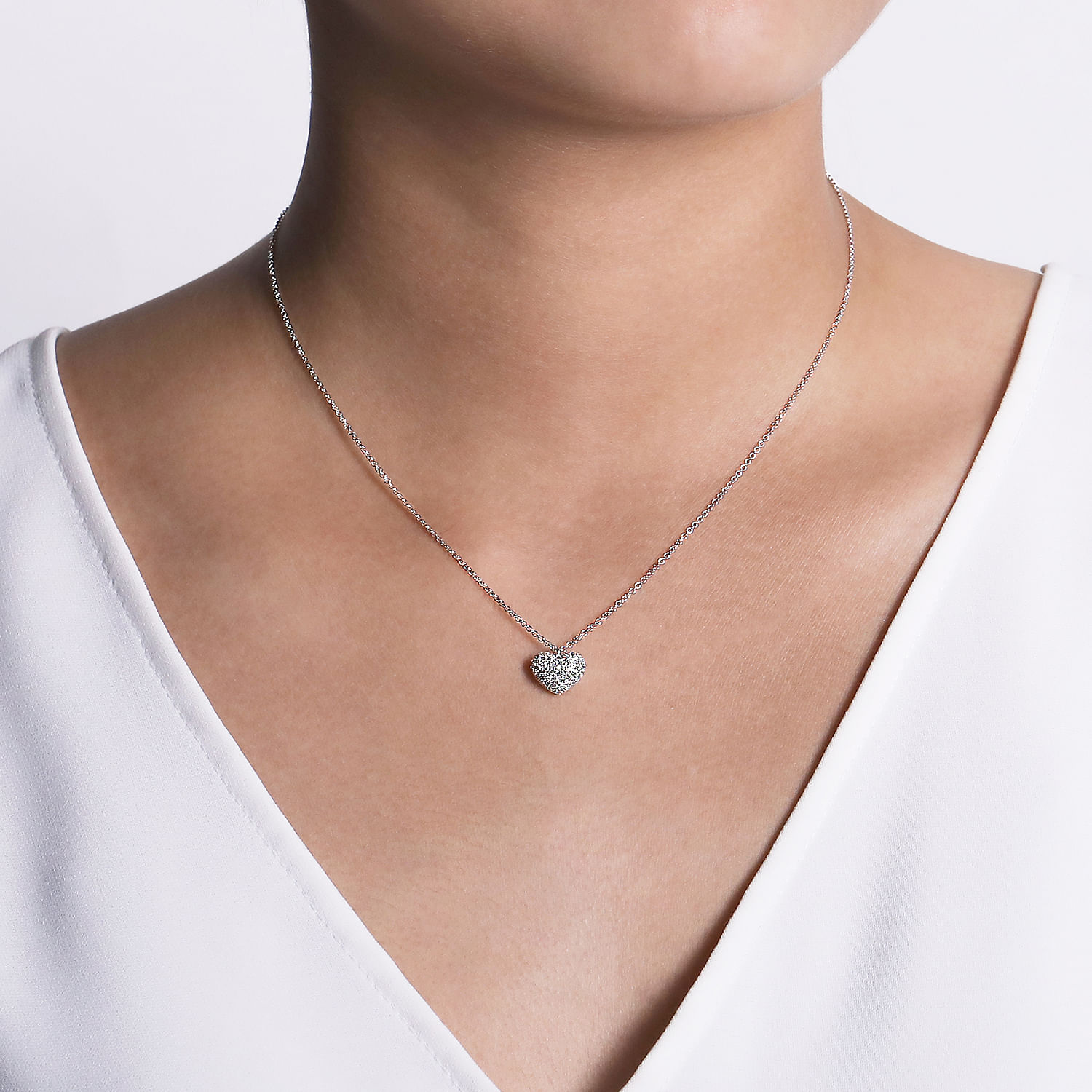 14K White Gold Pavé Diamond Encrusted Heart Necklace