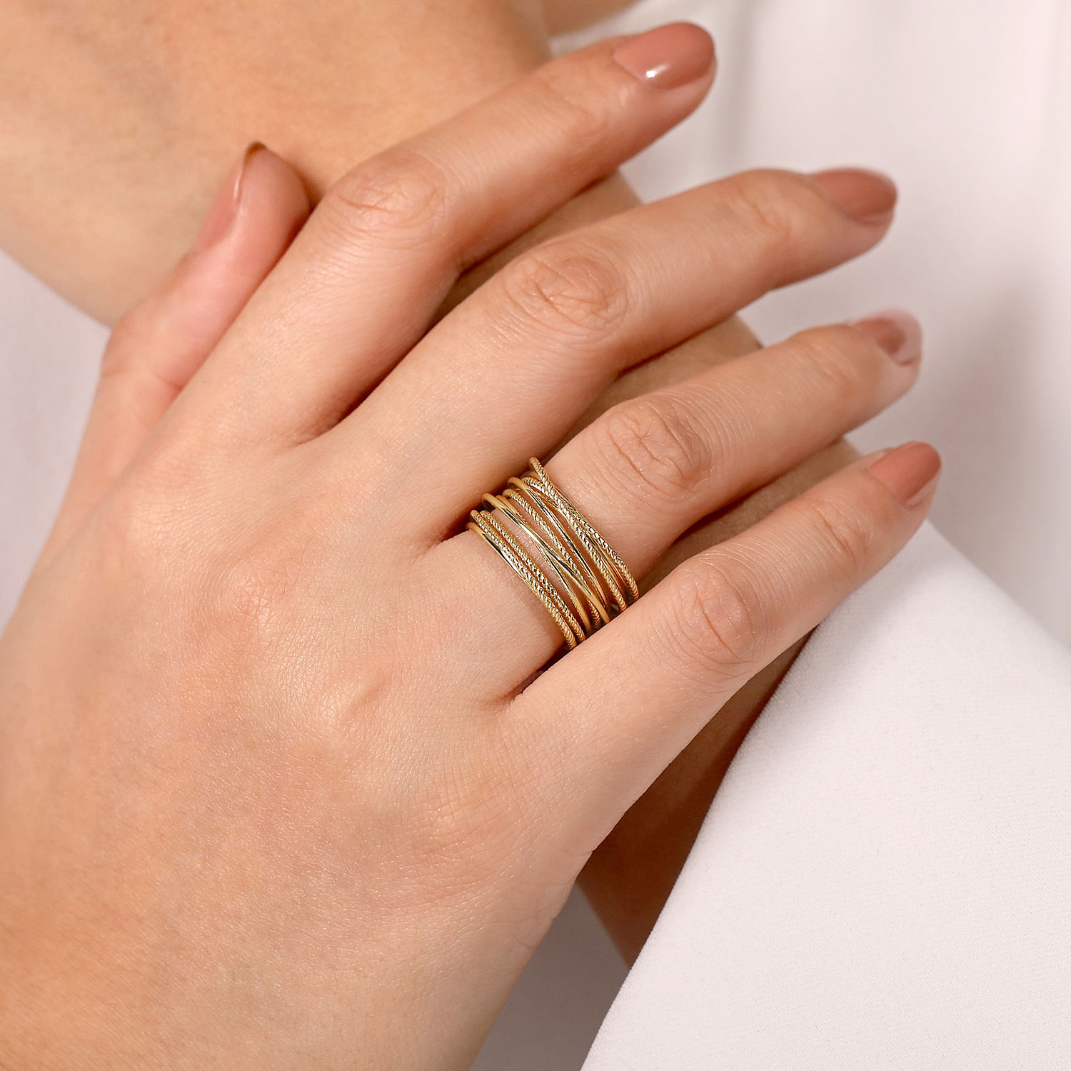 14K Yellow Gold Criss Crossing Twisted Rope Ring