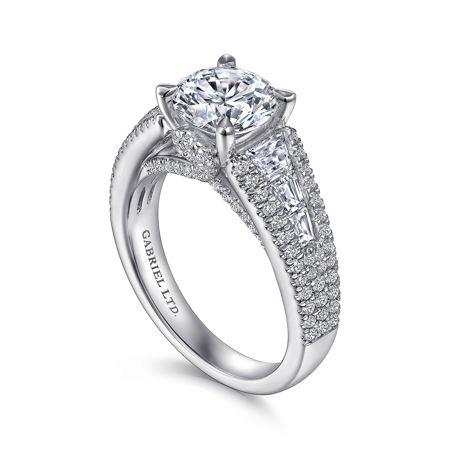 18k White Gold Round Diamond Engagement Ring
